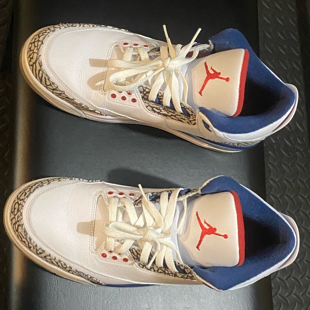 Jordan retro 3 (True Blue 2016) Size 12